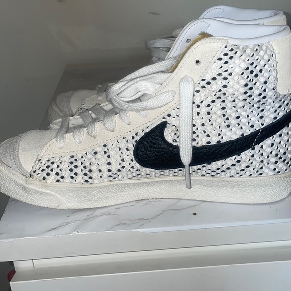 Nike Blazer Mid 77 GS - Picture 2 of 4
